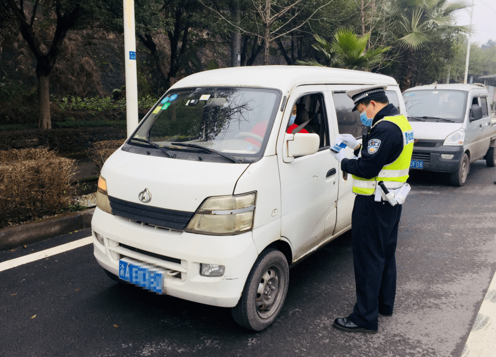 什么是夹包车,夹包车实地应用与数据分析执行详解——Superior66.58.98系列夹包车探索,深度策略数据应用_版部52.67.66